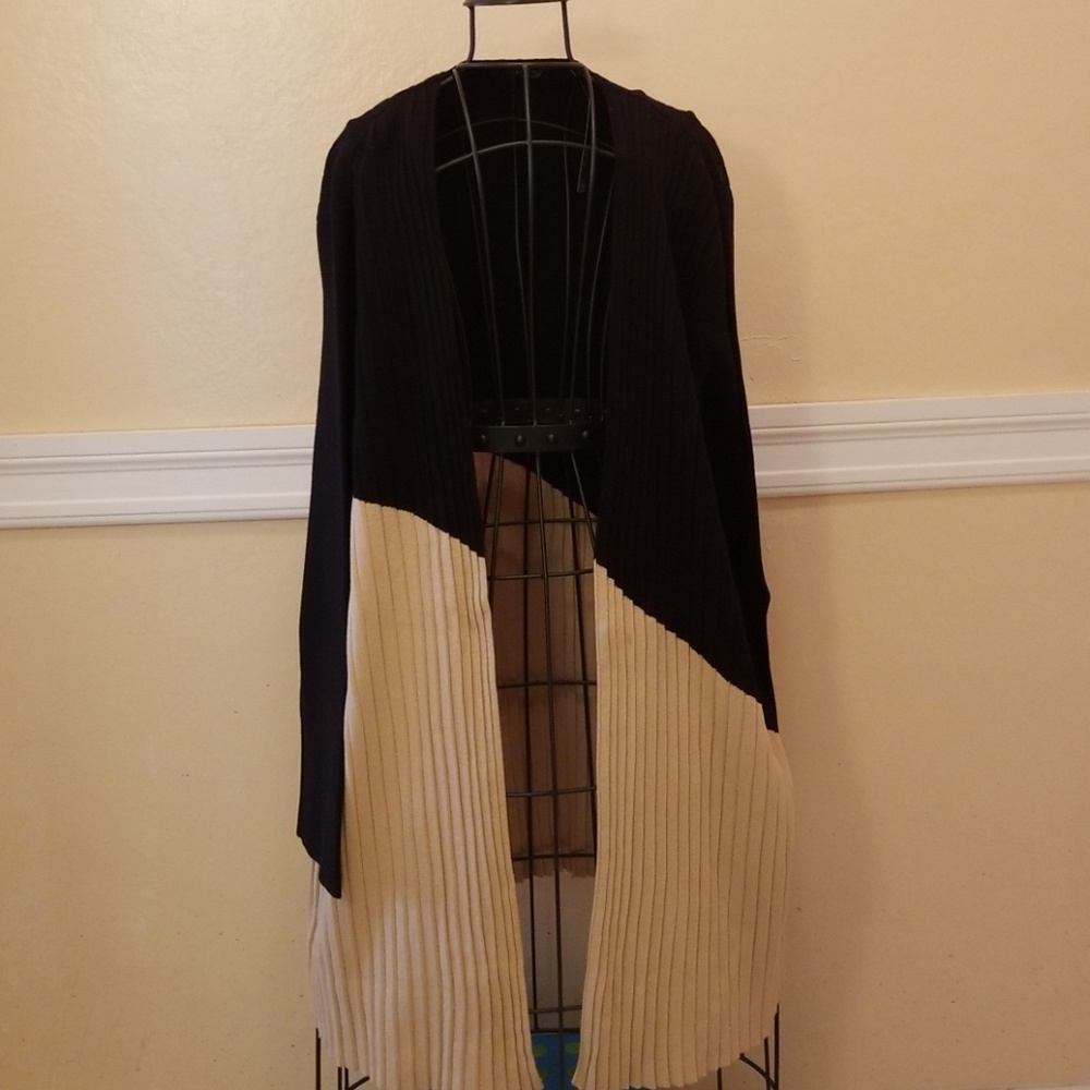 THE LIMITED CARDIGAN